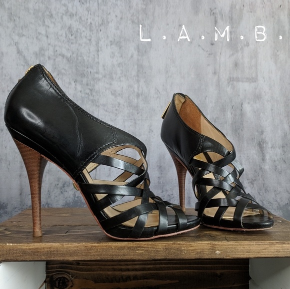 L.A.M.B. Shoes - L.A.M.B. Tammy Heels in Black leather & Gold 😍